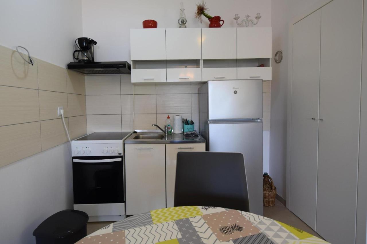 Apartment Miletic Čižići Bagian luar foto